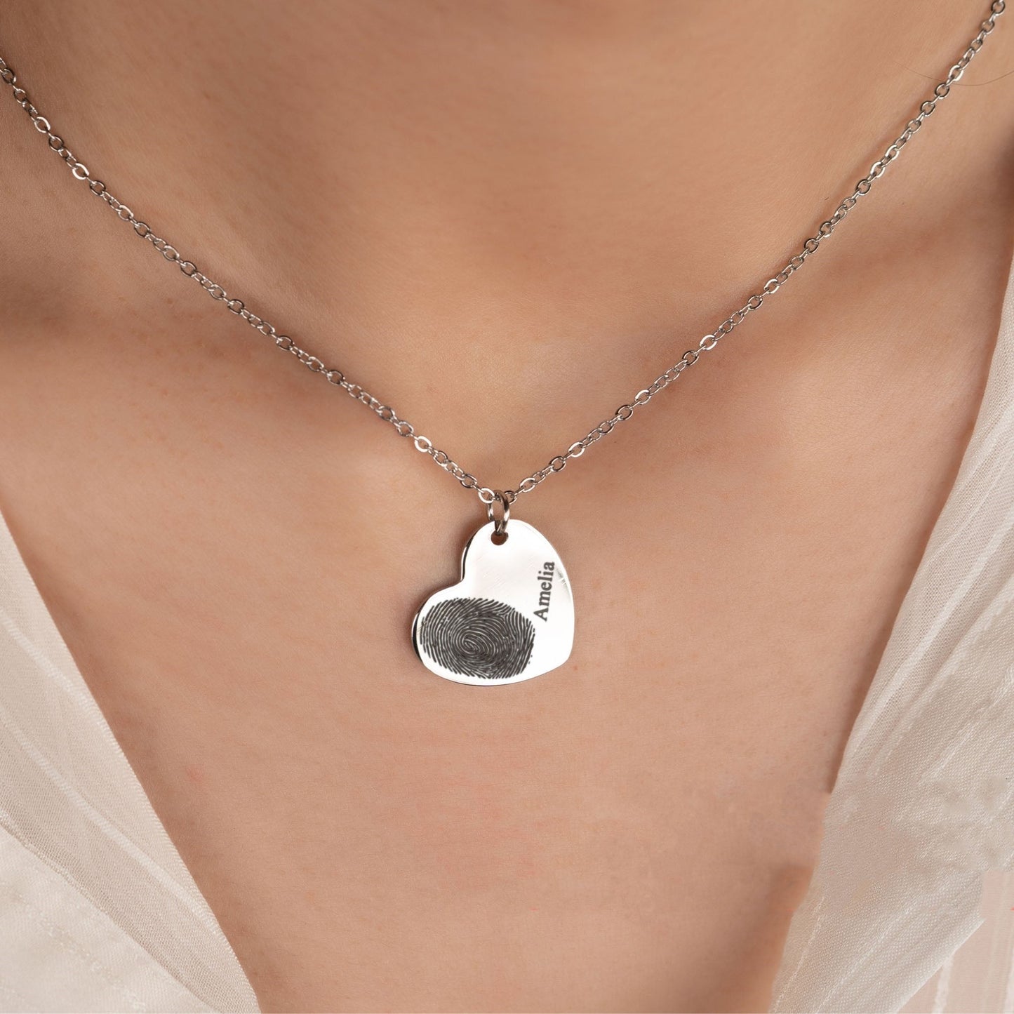 Collier personnalisé avec empreinte de doigt en forme de cœur et nom