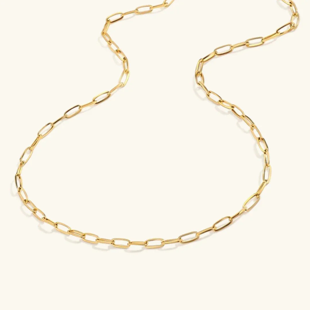 Nadia – Collier Chaîne Paperclip en Or Élégant