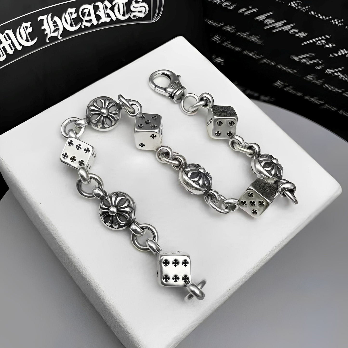 Axel – Bracelet Dés en Acier Titane Argenté