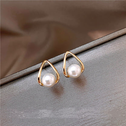 Maelle – Boucles d’Oreilles Arc Géométrique avec Perle