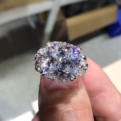 Haora – Bague Luxe Motif Ajouré en Zircon