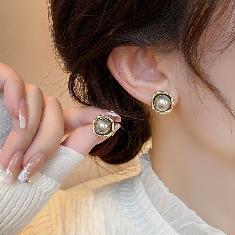 Grace – Boucles d'oreilles classiques avec perle noire
