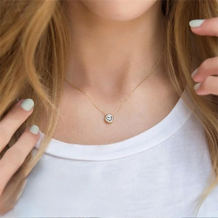 Daniella – Collier Or avec Pierre Symbolique