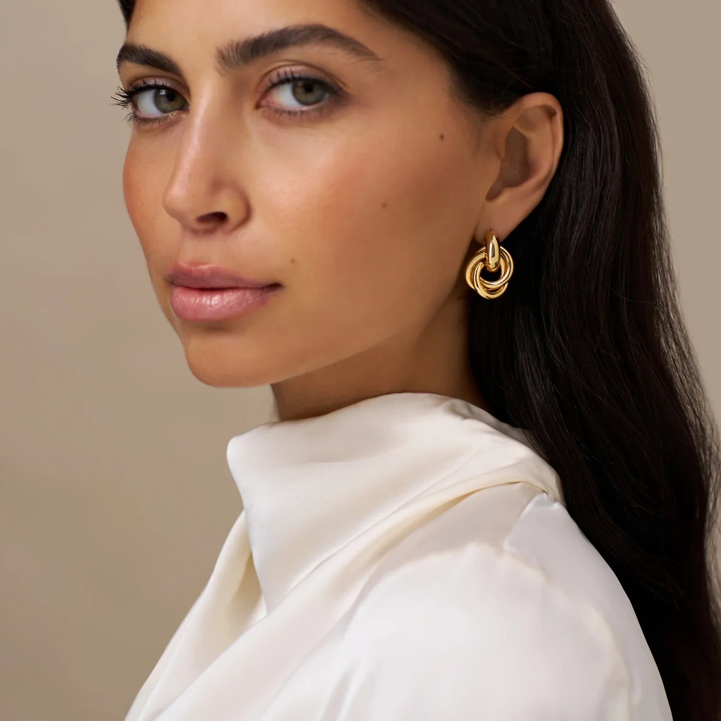 Althea – Boucles d’Oreilles Entrelacées Statement