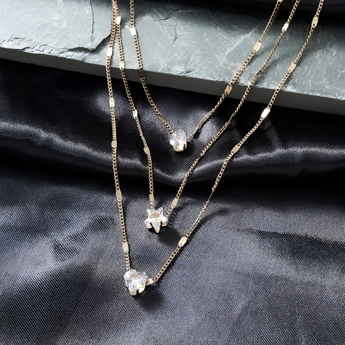 Stella – Chaîne Claviculaire avec Perles et Étoiles