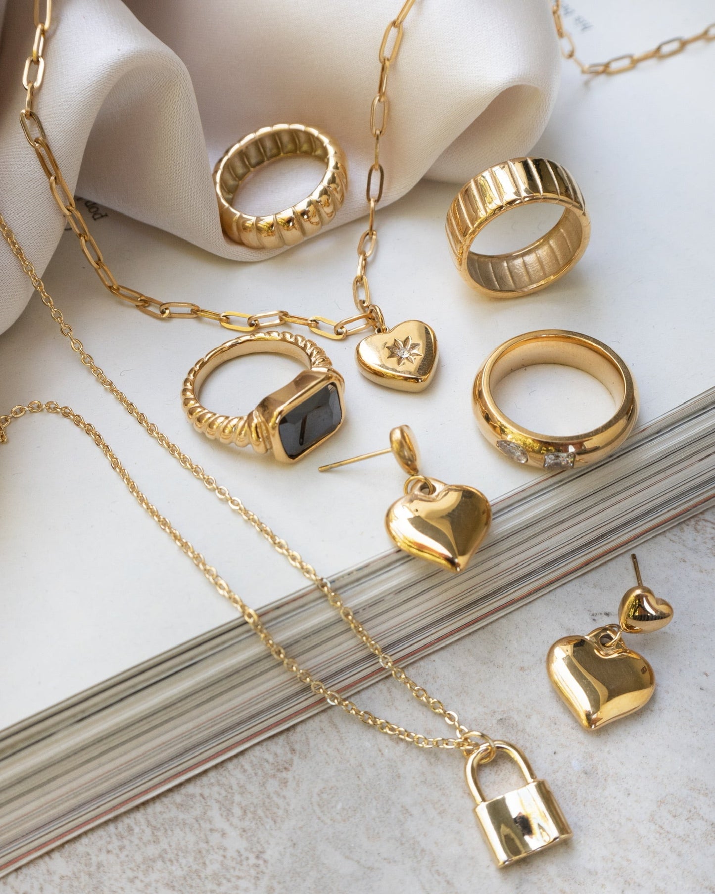 Cassie - Boucles d'oreilles Double Cœur