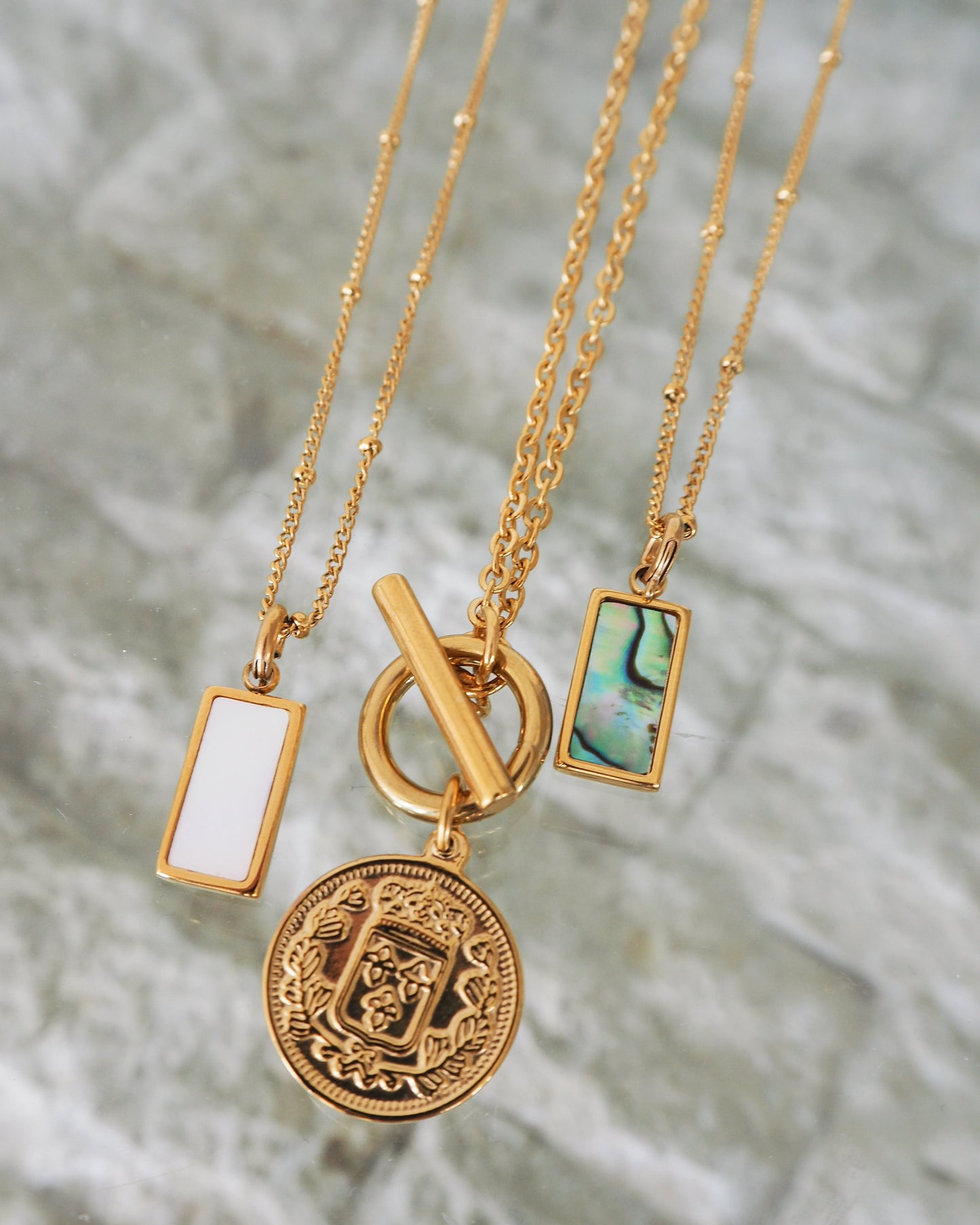 Havanna - Collier avec pendentif en forme de pièce et fermoir à cliquet