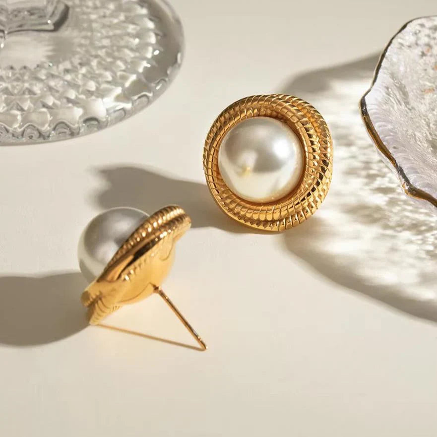 Shane – Créoles Dorées avec Perles Blanches