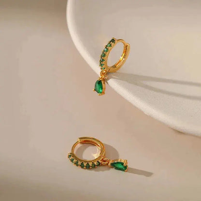 Amara – Boucles d’Oreilles Dorées avec Émeraude et Zirconia