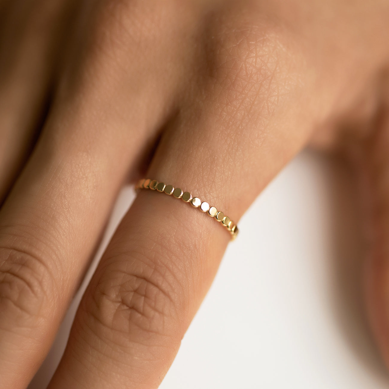 Luna - Bague plate en perles