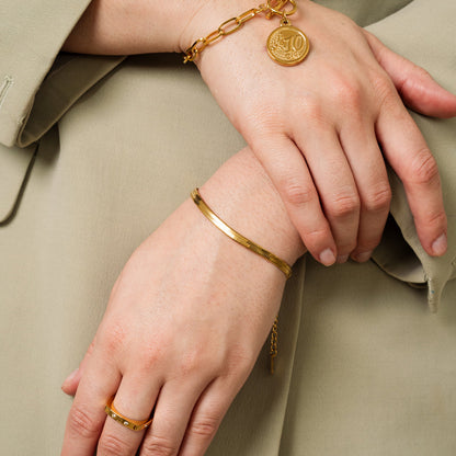 Livia – Bracelet Serpent Doré Élégant