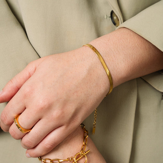 Livia – Bracelet Serpent Doré Élégant