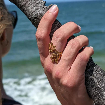 Aris – Bague Minimaliste Ouverte en Acier Titane