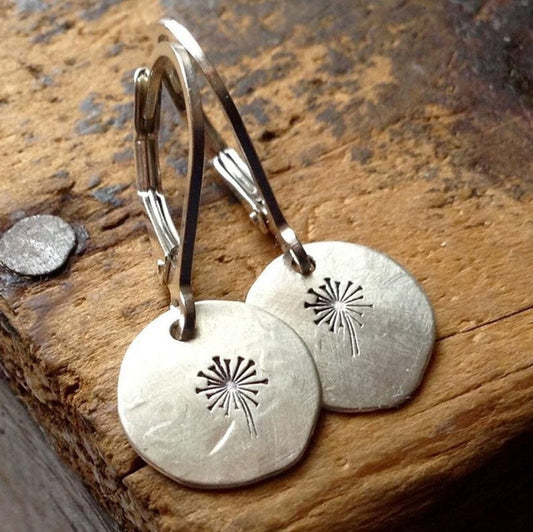 Dalia – Boucles d'Oreilles Pissenlit avec Bain d'Argent