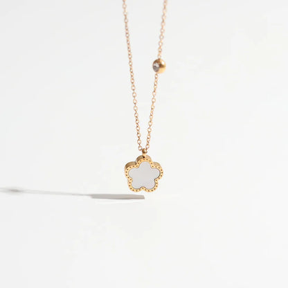 Collier à fleurs de trèfle à cinq feuilles