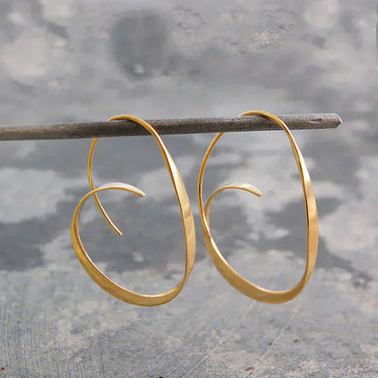 Lora – Boucles d’Oreilles Spirales Élégantes