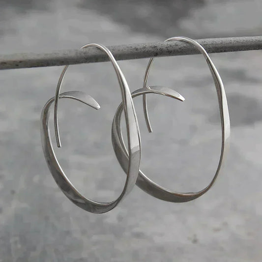 Lora – Boucles d’Oreilles Spirales Élégantes