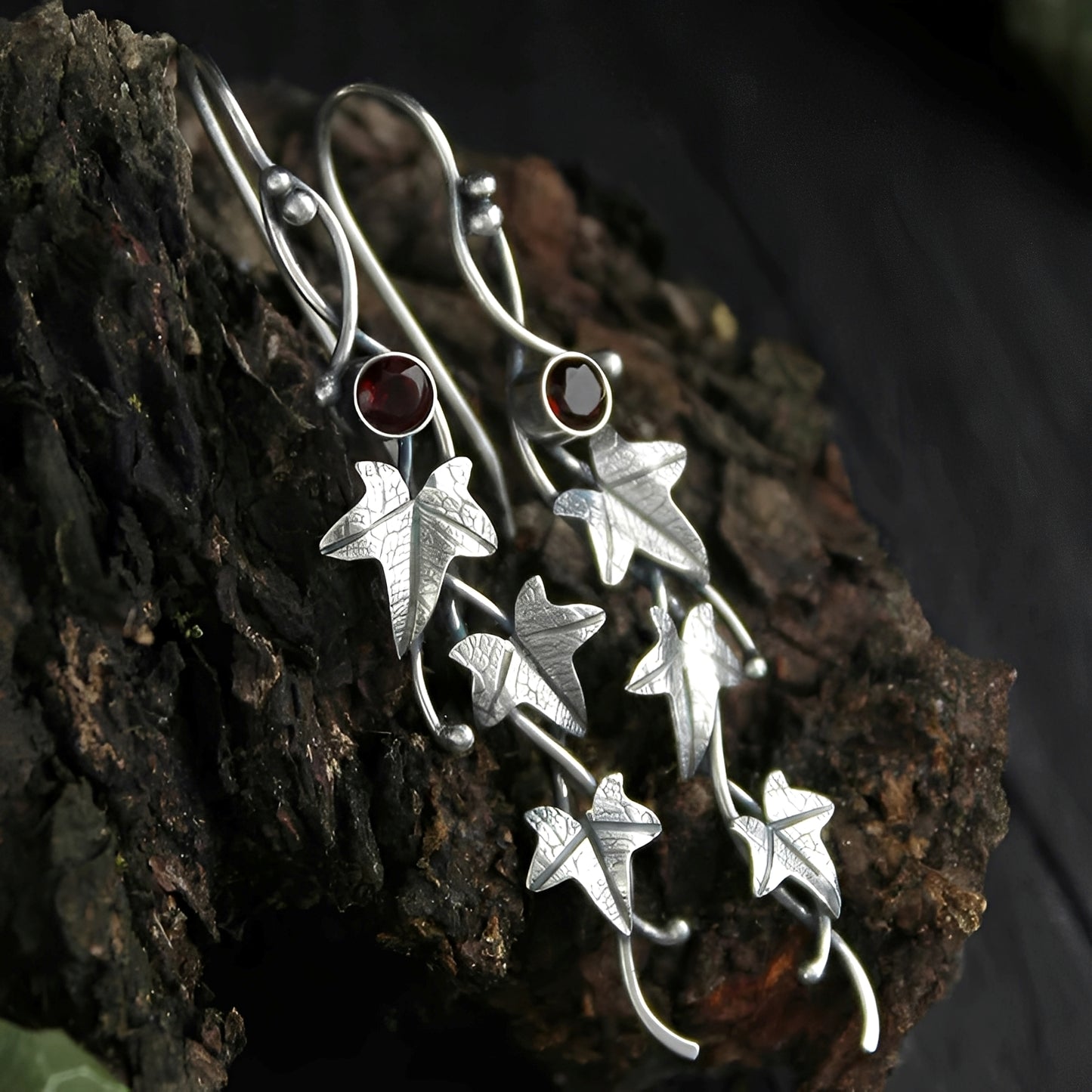 Nina – Boucles d’Oreilles Vintage Feuille Elfique