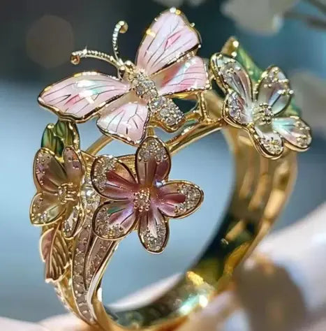 Mayla – Bague Fleur & Papillon Dorés pour Femme