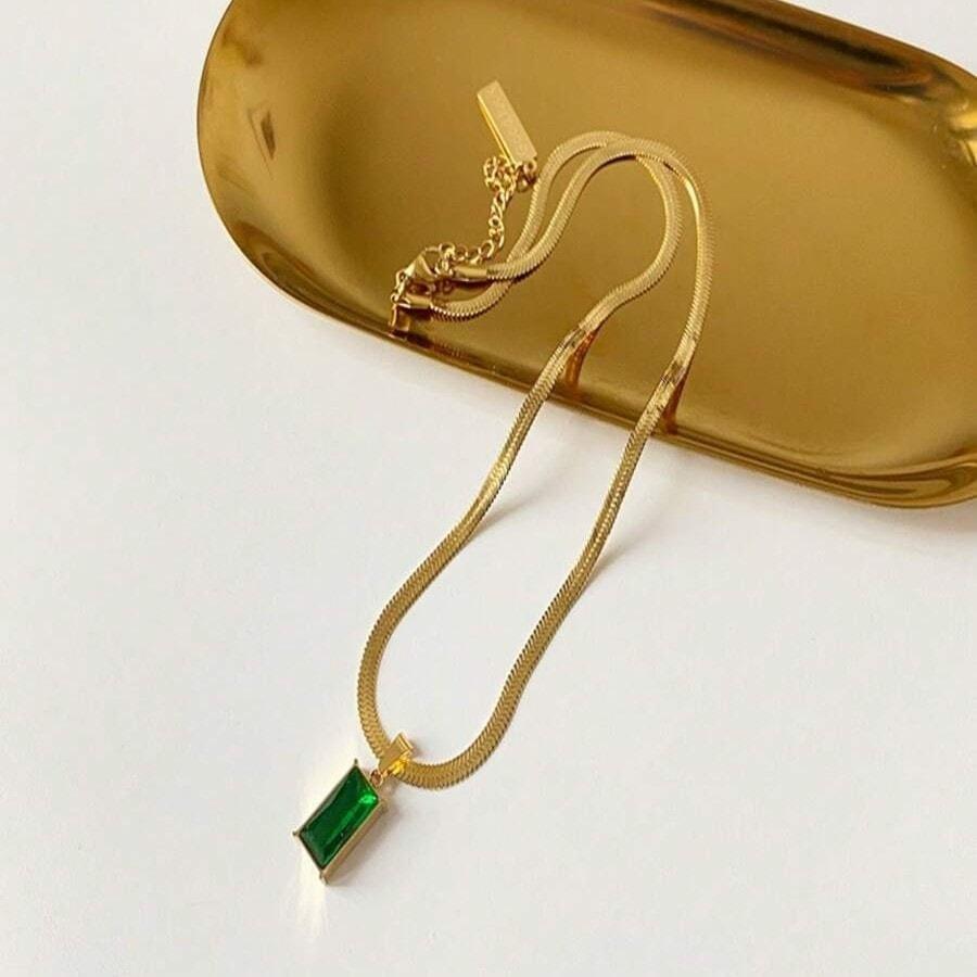 Thea – Pendentif Émeraude et Zircon sur Chaîne Luxe Lumière