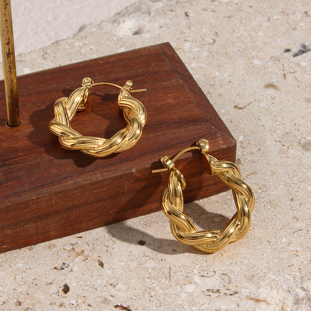 Harmonie – Boucles d’Oreilles Twist Élégantes