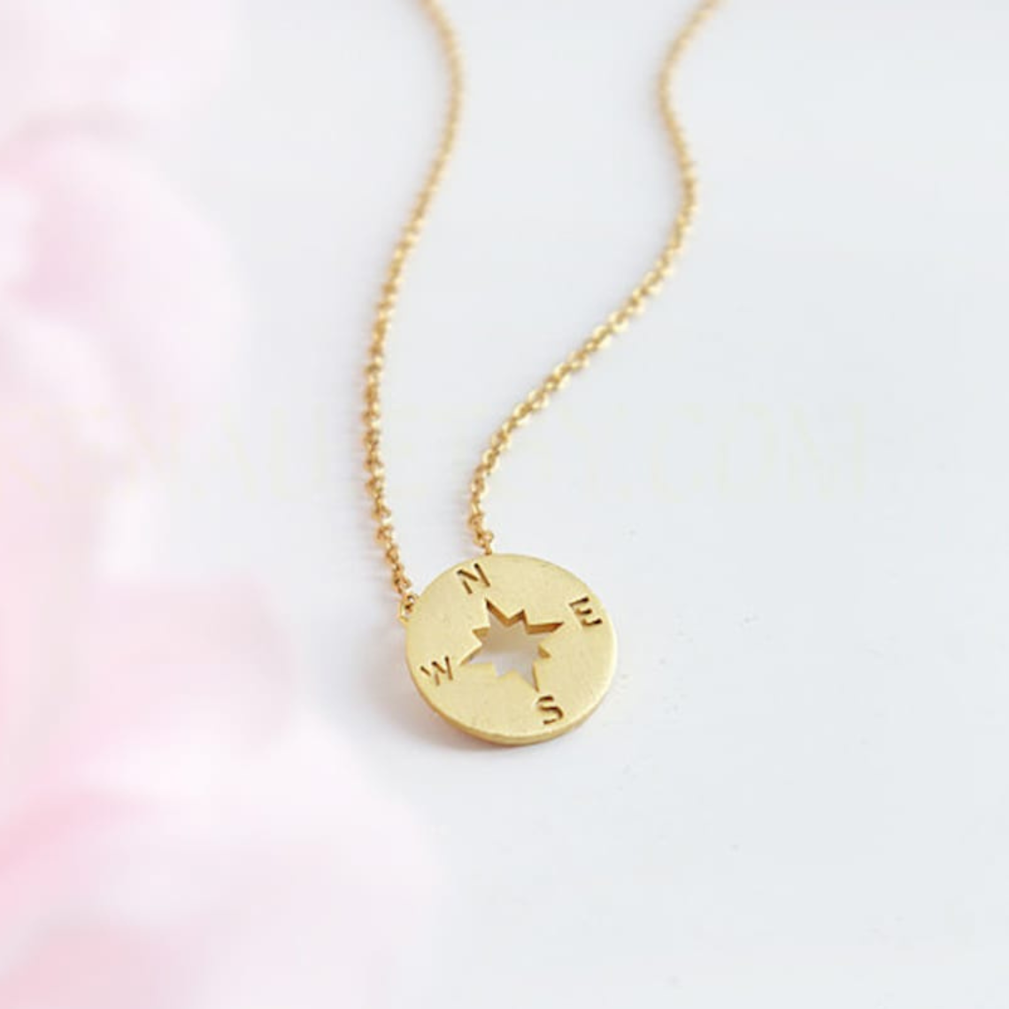 Collier Charme avec Compas Rond