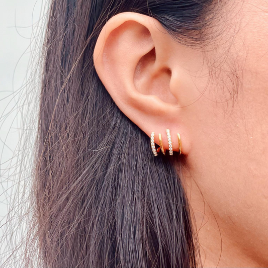 Zirconia à Quatre Facettes - Boucles d'Oreilles Huggie Intarsia