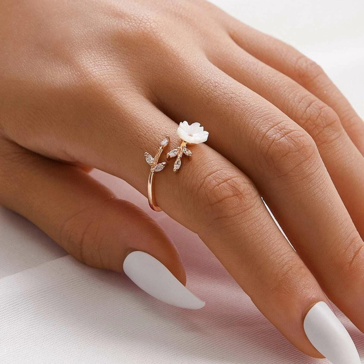 Wildflower Ring - Bague Pétale avec Coquillage et Cristal