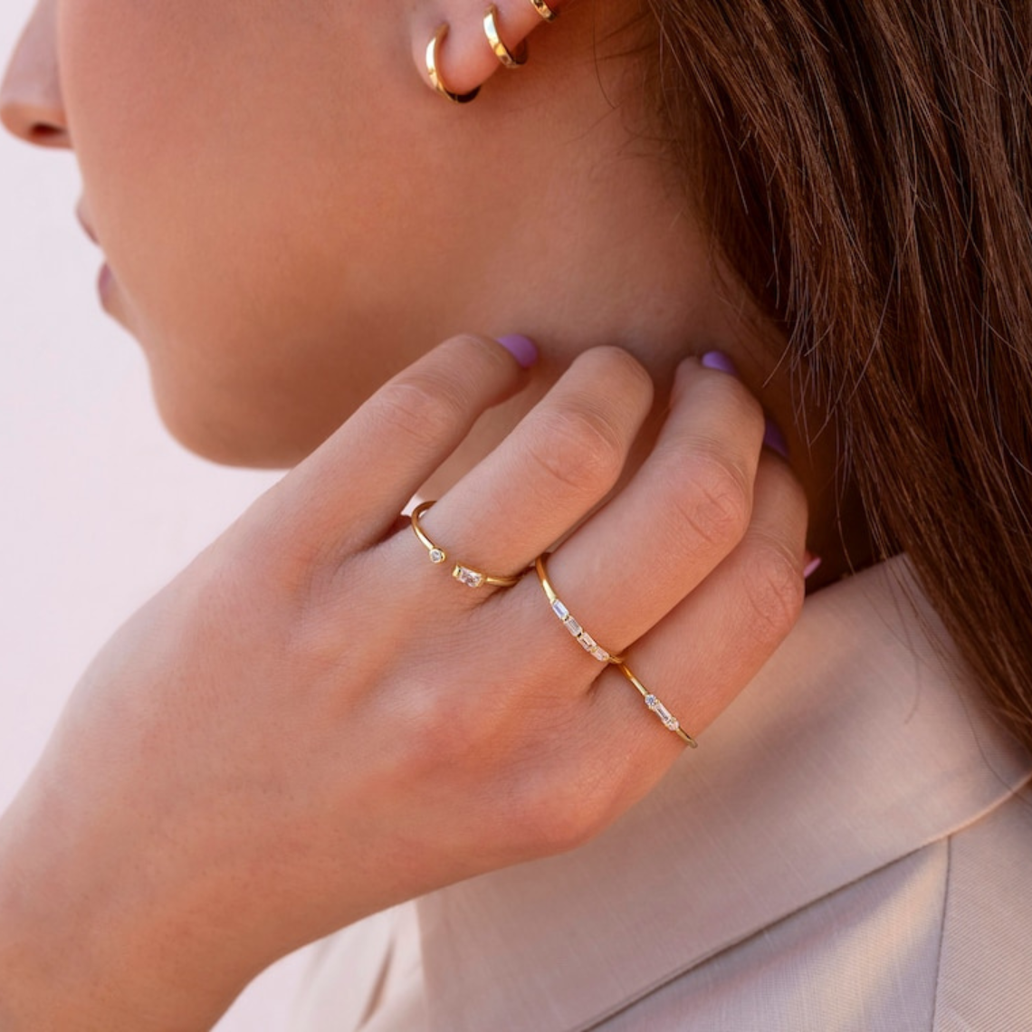 Tiny Baguette - Bague ronde délicate en CZ