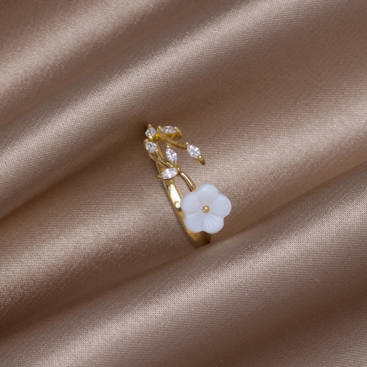 Wildflower Ring - Bague Pétale avec Coquillage et Cristal