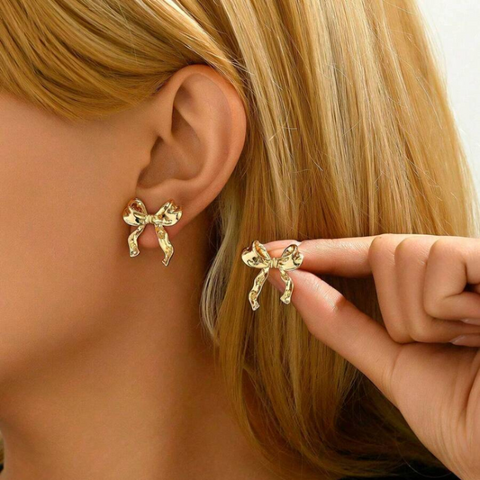 Boucles d'oreilles en or blanc avec nœud - Puces d'oreilles à motif de nœud