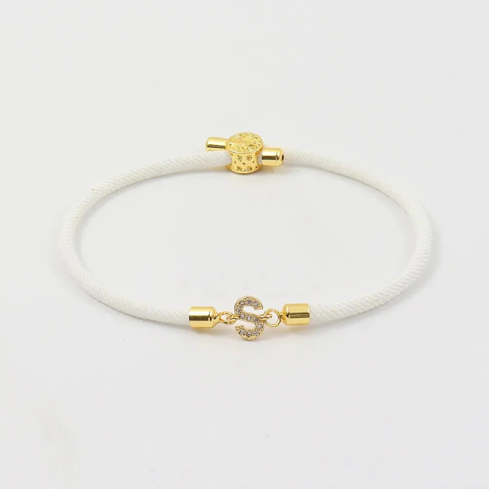 Calla – Bracelet Initiale Gravée Ajustable