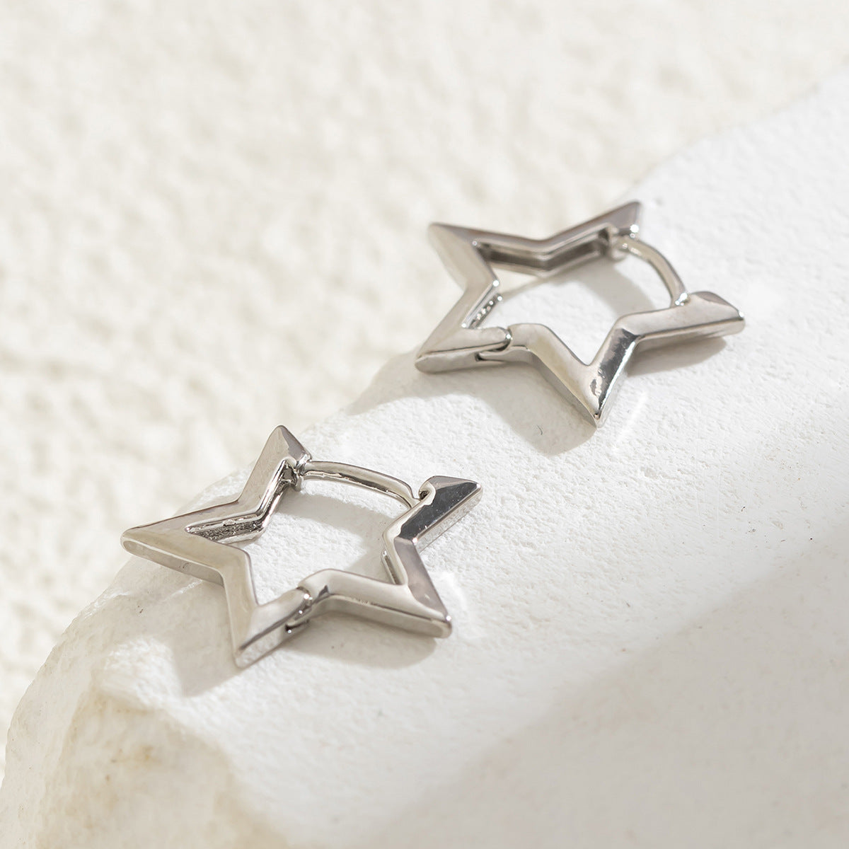 Boucles d'oreilles Huggie Étoile - Anneaux en étoile