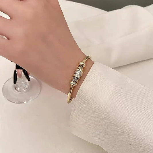 Solène – Bracelet Charm Chic en Or