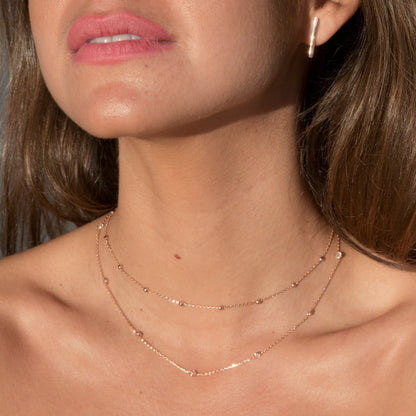 Collier à perles rondes avec incrustations