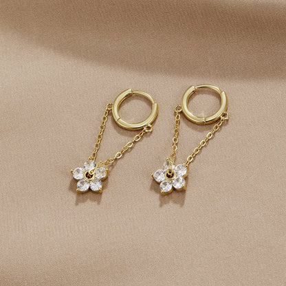 Rhea – Boucles d’Oreilles Pétales de Cristal