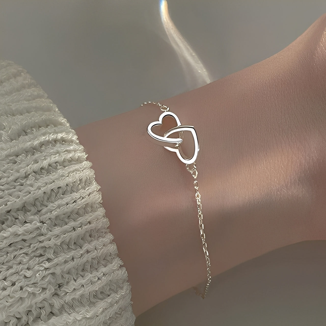 Amara – Bracelet Porte-Bonheur à Double Cœur