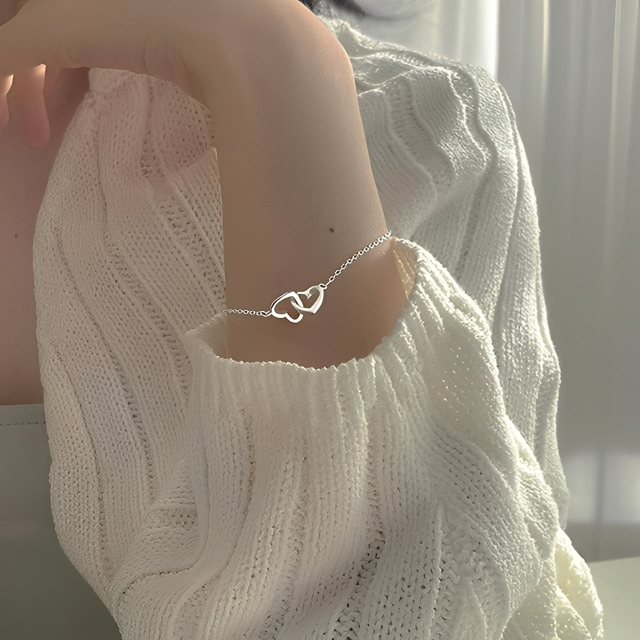 Amara – Bracelet Porte-Bonheur à Double Cœur