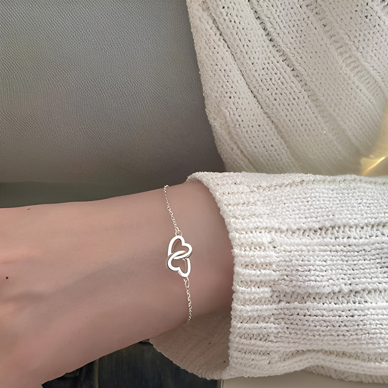 Amara – Bracelet Porte-Bonheur à Double Cœur