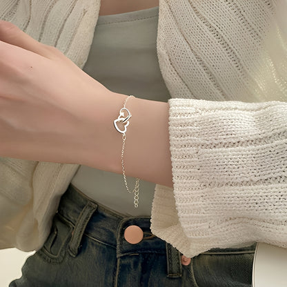 Amara – Bracelet Porte-Bonheur à Double Cœur