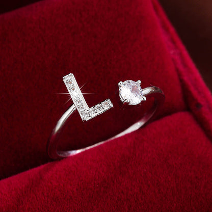 Nova – Bague Moderne Ouverte avec Initiale et Cubic Zirconia