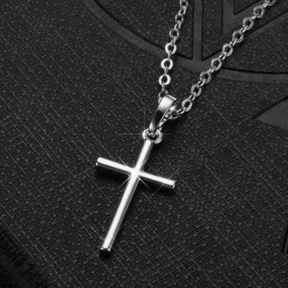 Celestia – Collier avec Pendentif Croix Raffiné