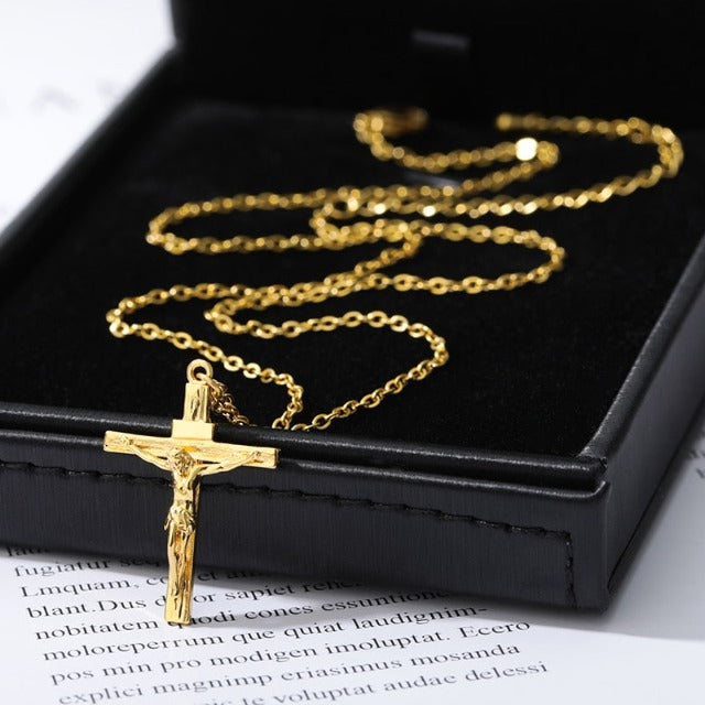 Ezio – Collier & Pendentif Croix de Jésus Christ pour Homme