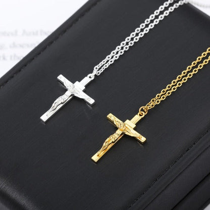 Ezio – Collier & Pendentif Croix de Jésus Christ pour Homme