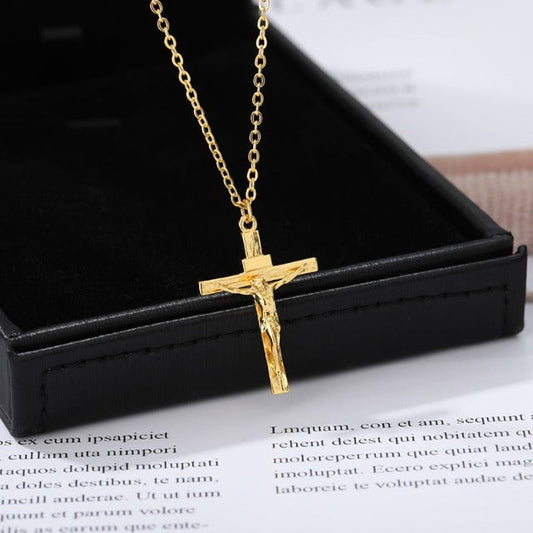 Ezio – Collier & Pendentif Croix de Jésus Christ pour Homme