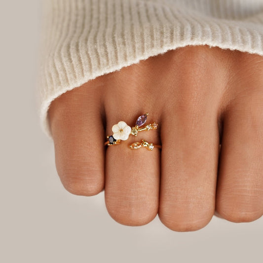 Leah - Bague en or avec fleurs cristallines blanches