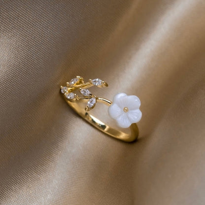 Wildflower Ring - Bague Pétale avec Coquillage et Cristal