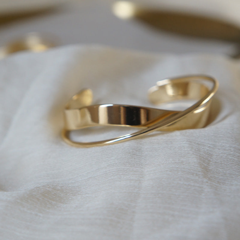 Liora – Bracelet Minimaliste Éclatant
