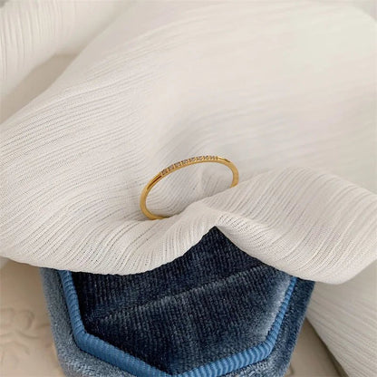 Alana – Bague Fine à Diamants Mottlés