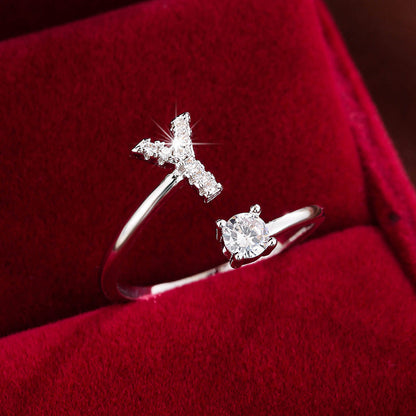Nova – Bague Moderne Ouverte avec Initiale et Cubic Zirconia
